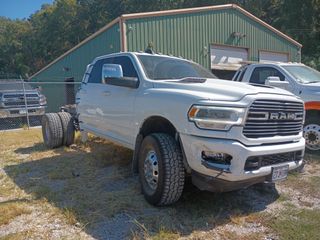 2024 Ram 3500 Laramie - Exterior Front Right Corner Image